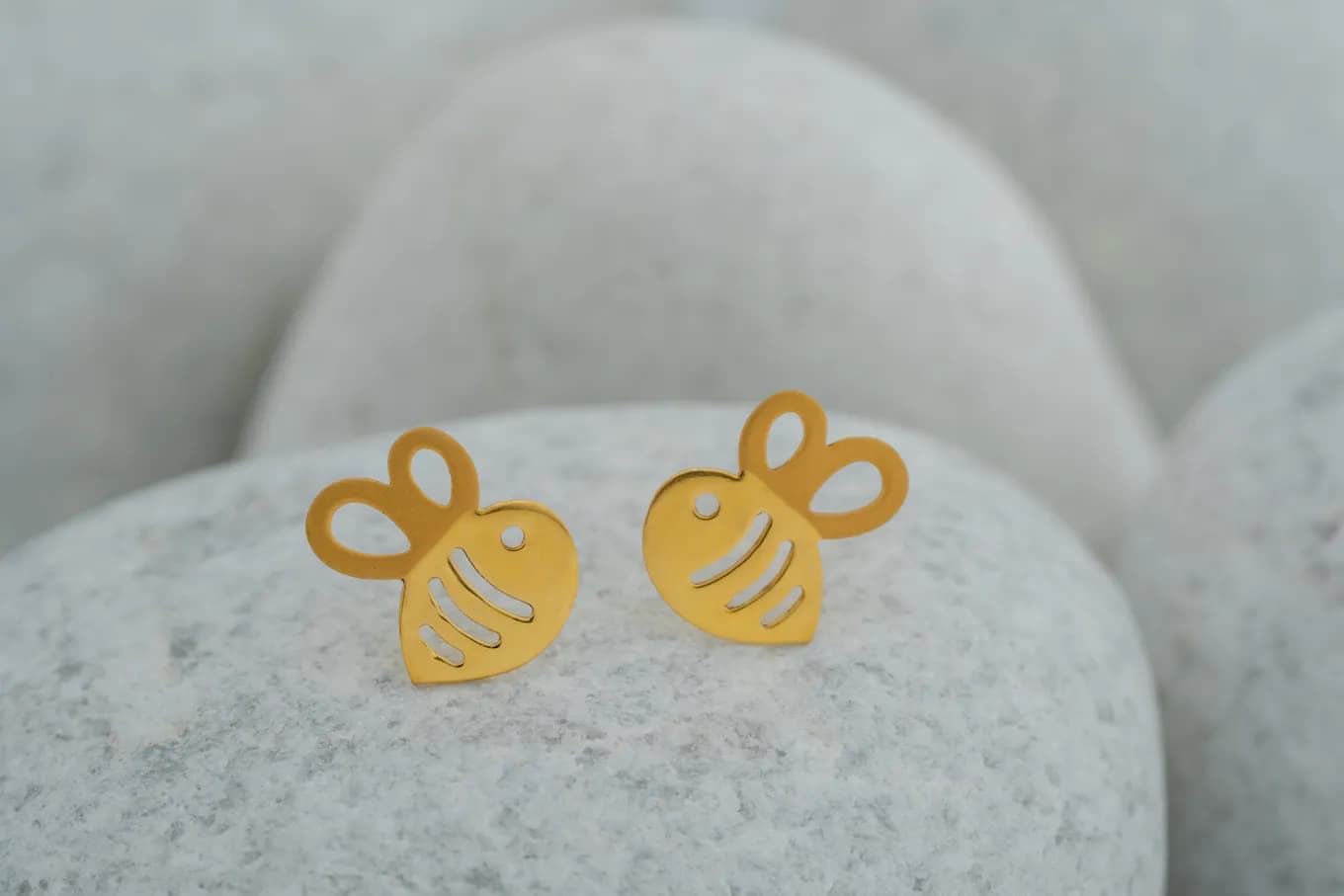 GOLDEN BEE EARRING