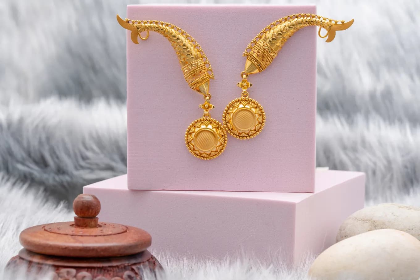 Fishy Anecdote GOLD EARRINGS