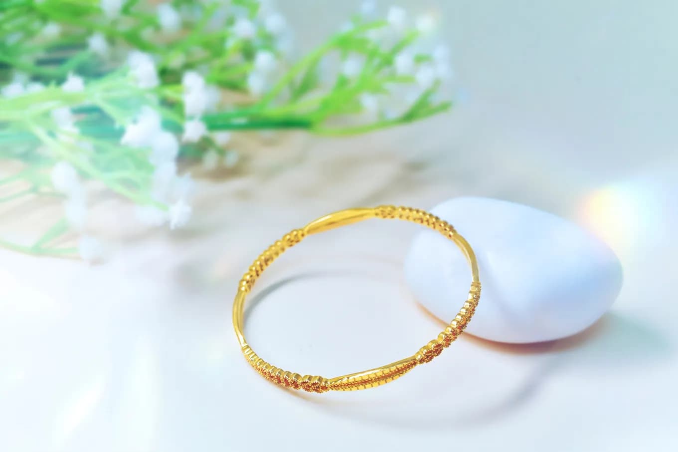 TEXTURED GOLD BANGLE