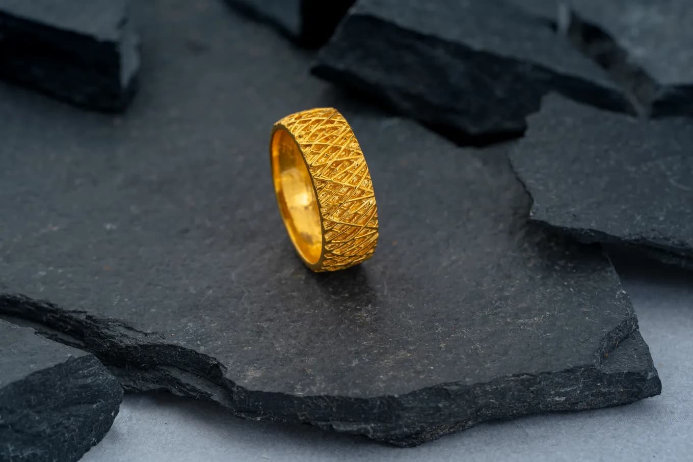 Men's Golden Hued Band Ring