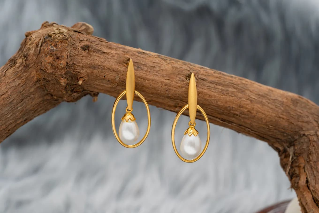 GOLDEN PEARLY DROP