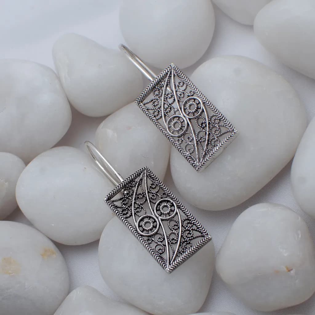 OBLONG DROP EARRINGS