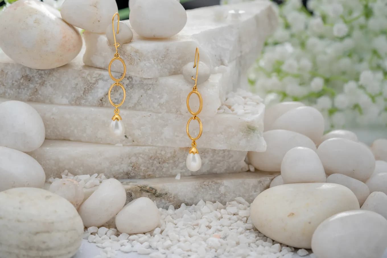 Ellipsoidal Pearl Drop Earring