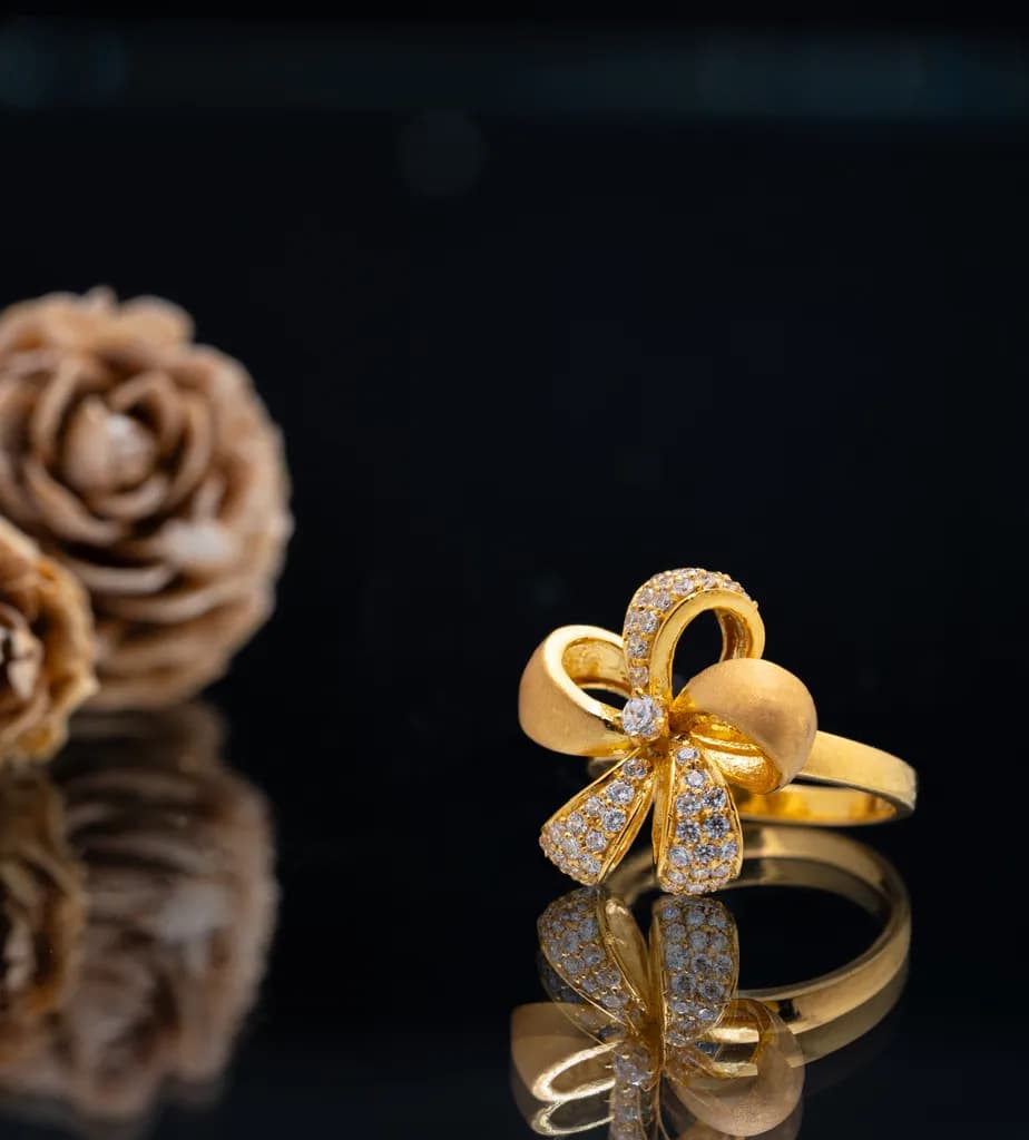 Sparkling Floral Ring