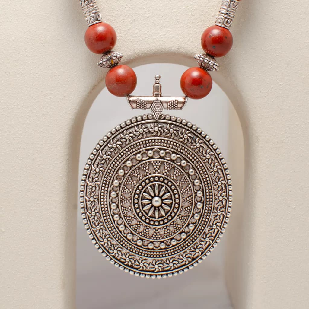 BLISSFUL SILVER NECKLACE SET