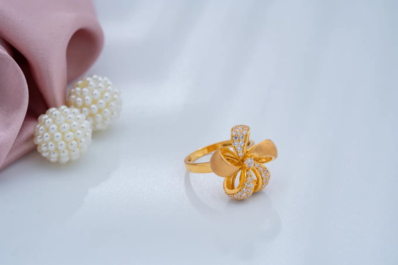 Sparkling Floral Ring