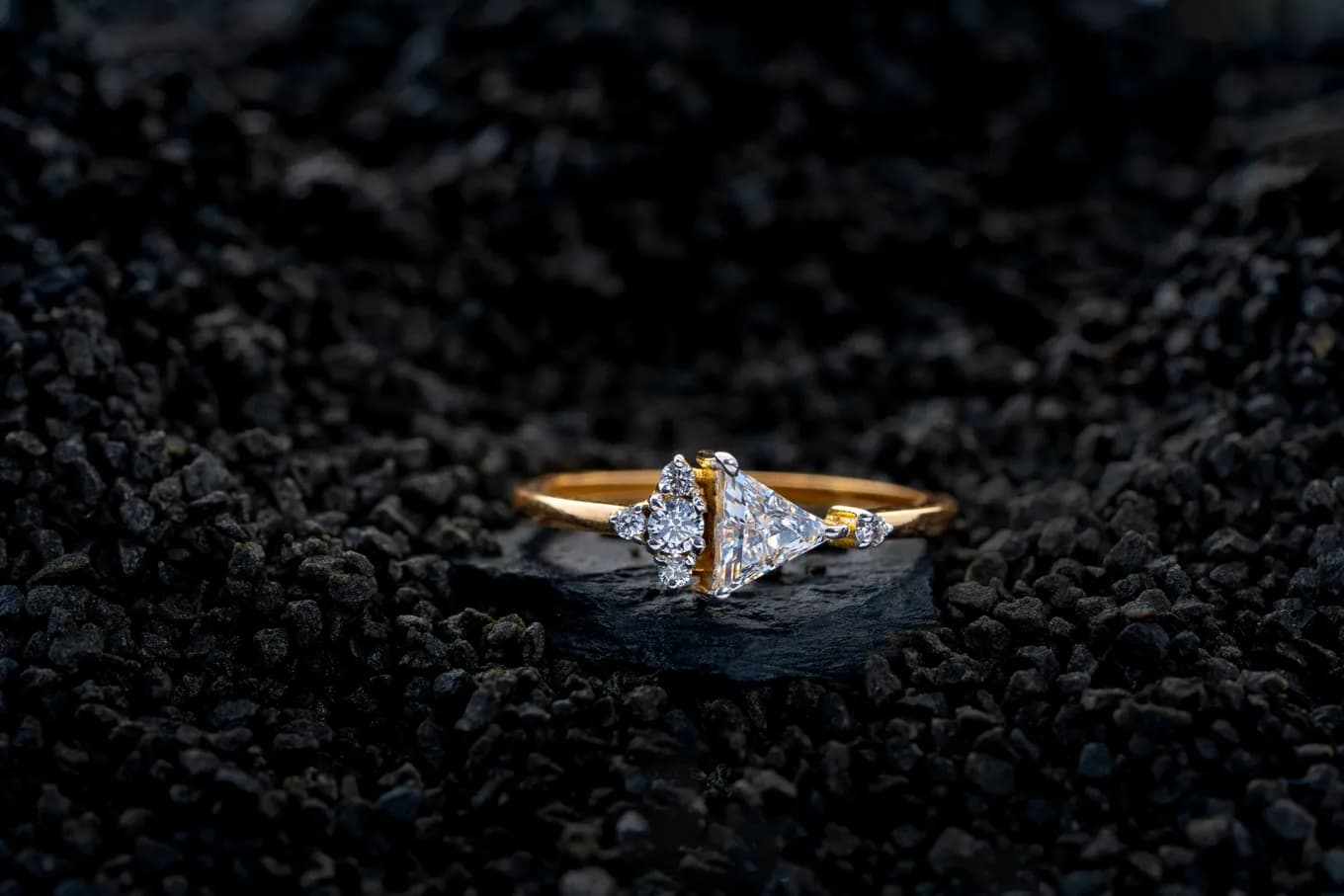 TIMELESS TRIANGLE DIAMOND RING (18K WITH LAB GROWN DIAMONDS)