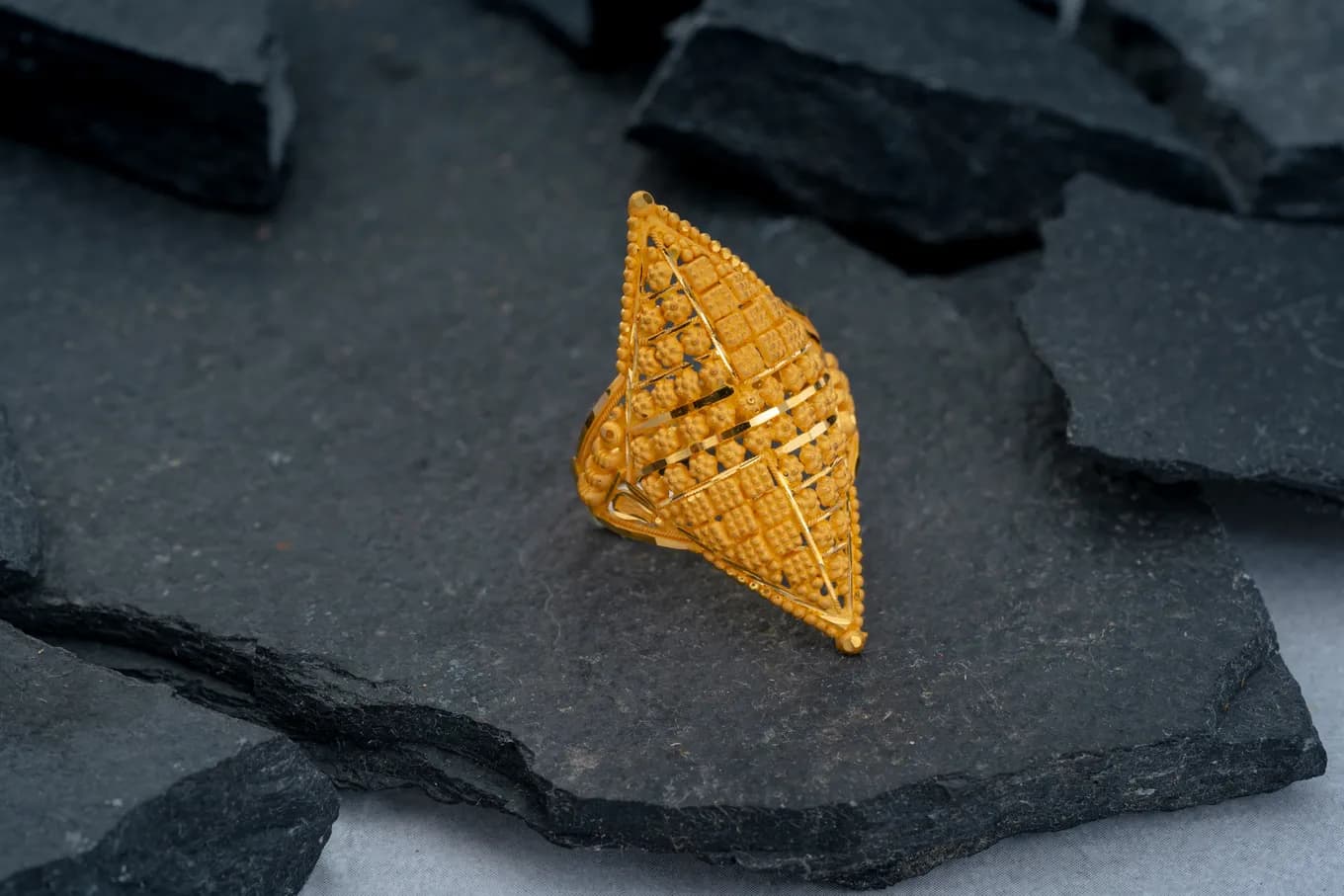 Women's Golden Rhombus Traditional Ring