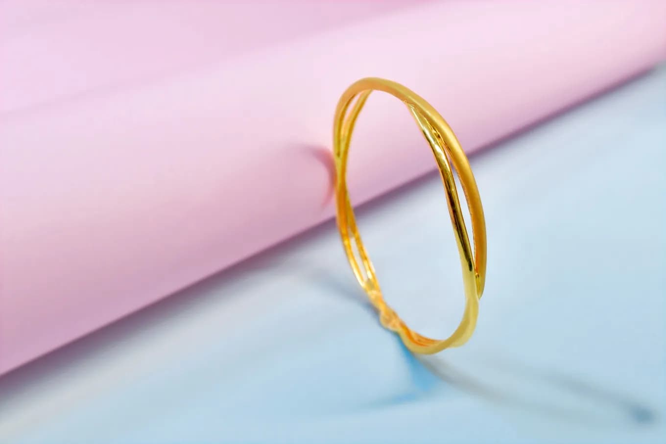 GORGEOUS MINIMALIST GOLD BANGLE (1 PIECE)