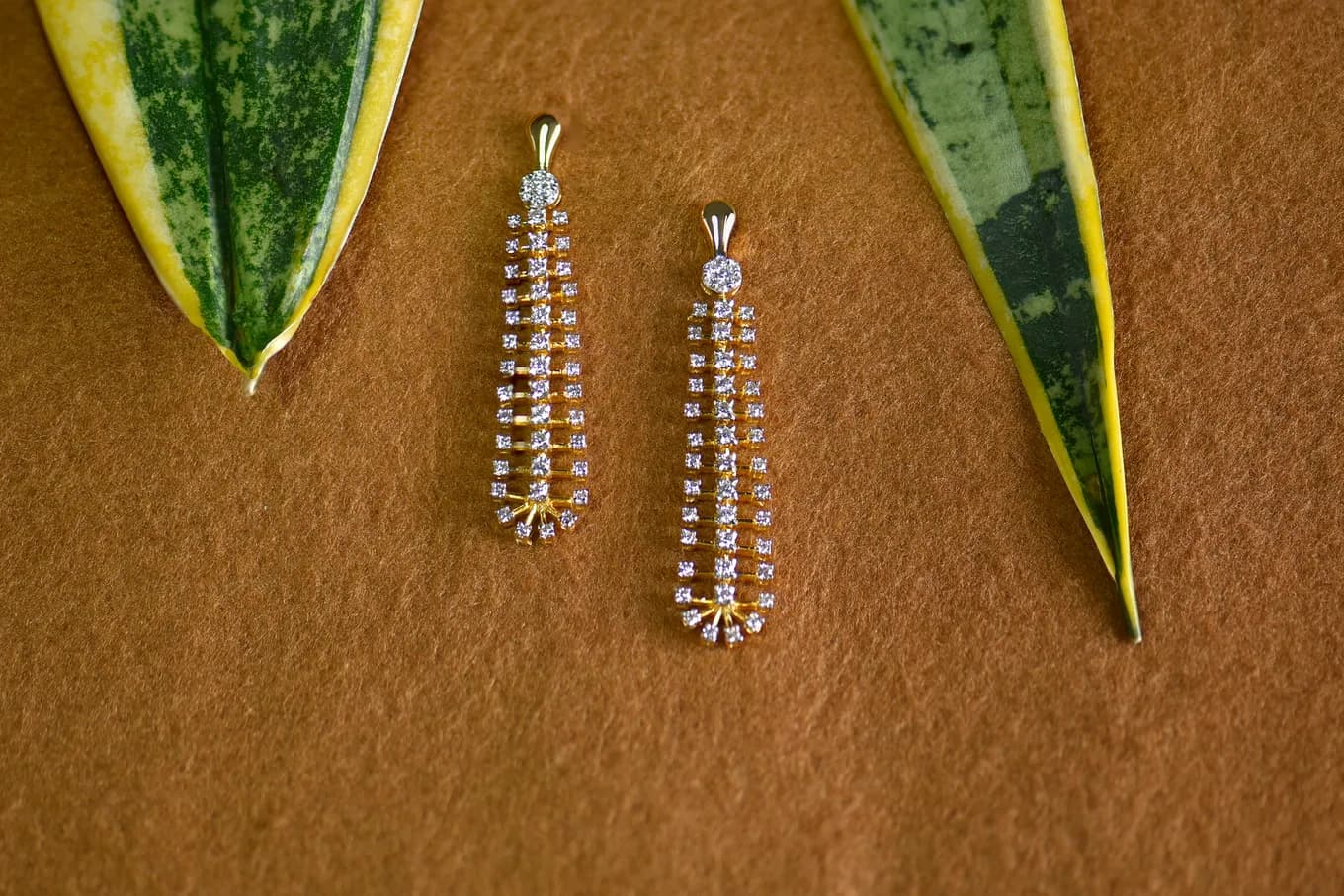 SPARKLING DUO  (18K WITH  NATURAL DIAMONDS)