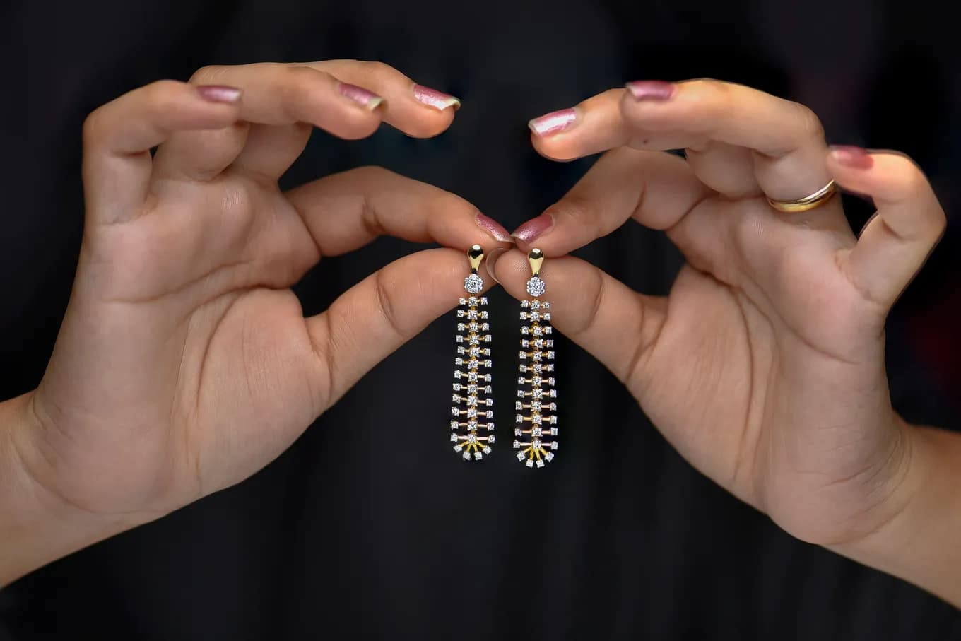 SPARKLING DUO  (18K WITH  NATURAL DIAMONDS)