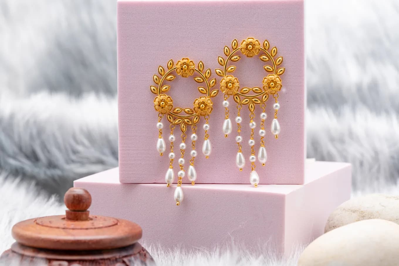 Wreath of Glamour Gold Earrings
