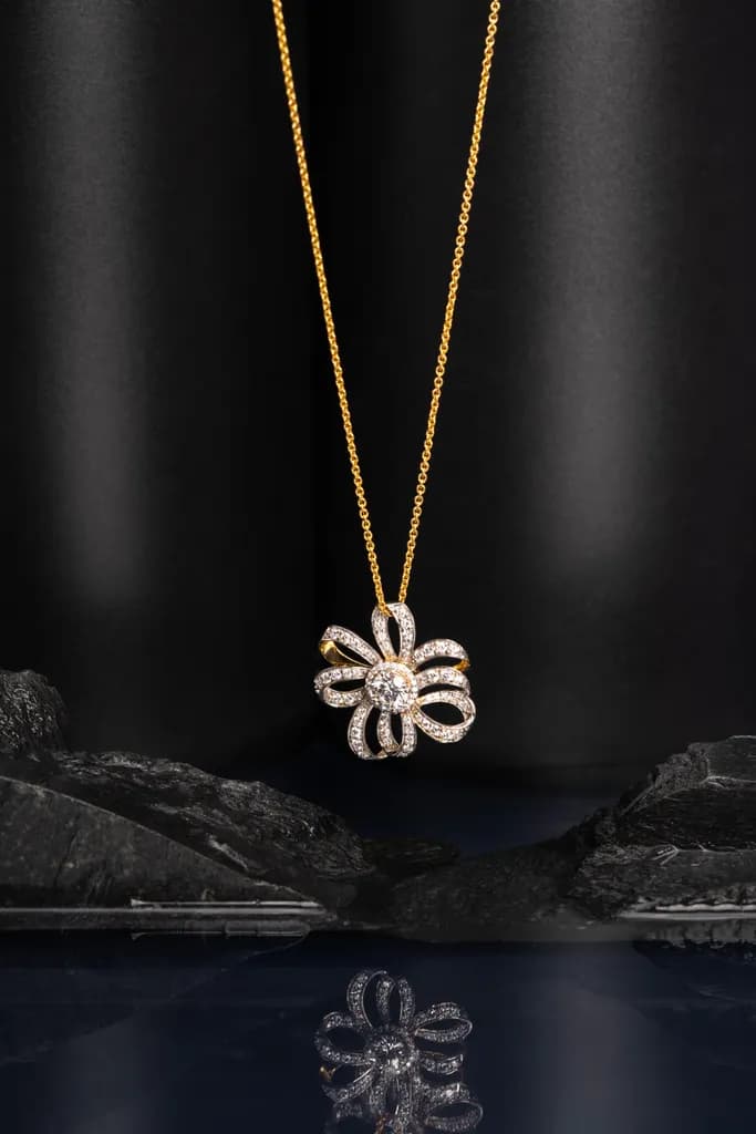DAZZLING BLOOM(18K WITH NATURAL DIAMONDS)