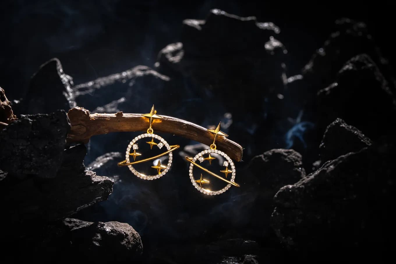 STARLIGHT WALTZ DIAMOND EARRINGS (18K WITH NATURAL DIAMONDS)