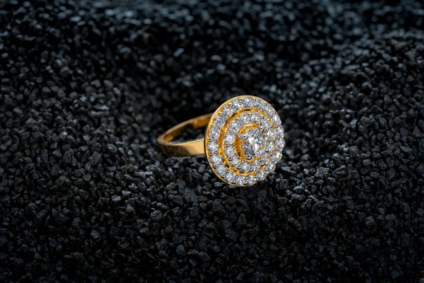 DIAMOND FLORAL RING (18K WITH NATURAL DIAMONDS)