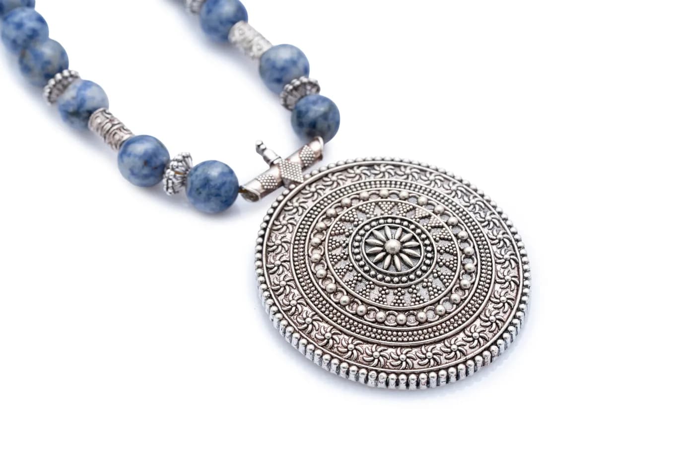 BLISSFUL SILVER NECKLACE SET