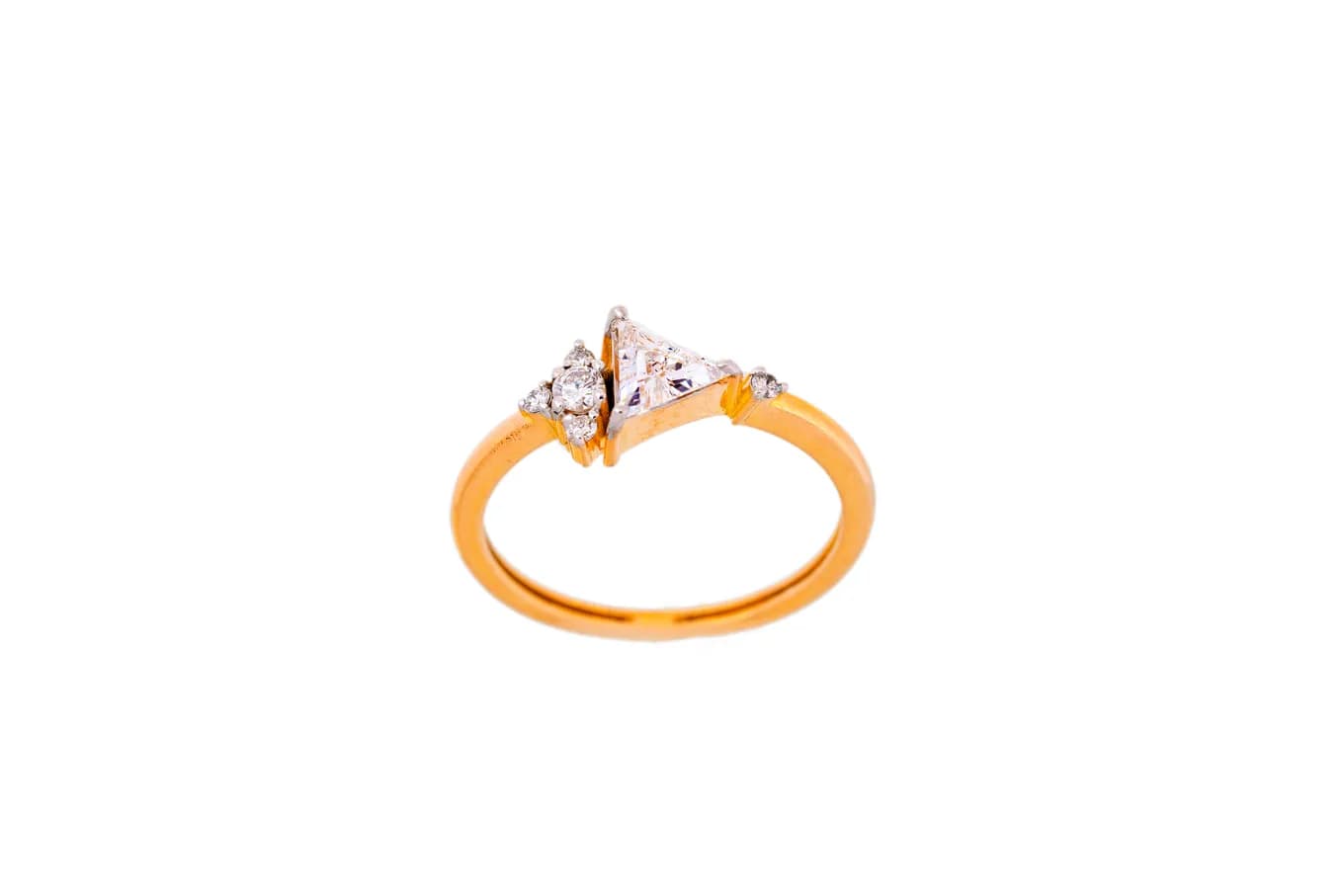 TIMELESS TRIANGLE DIAMOND RING (18K WITH LAB GROWN DIAMONDS)