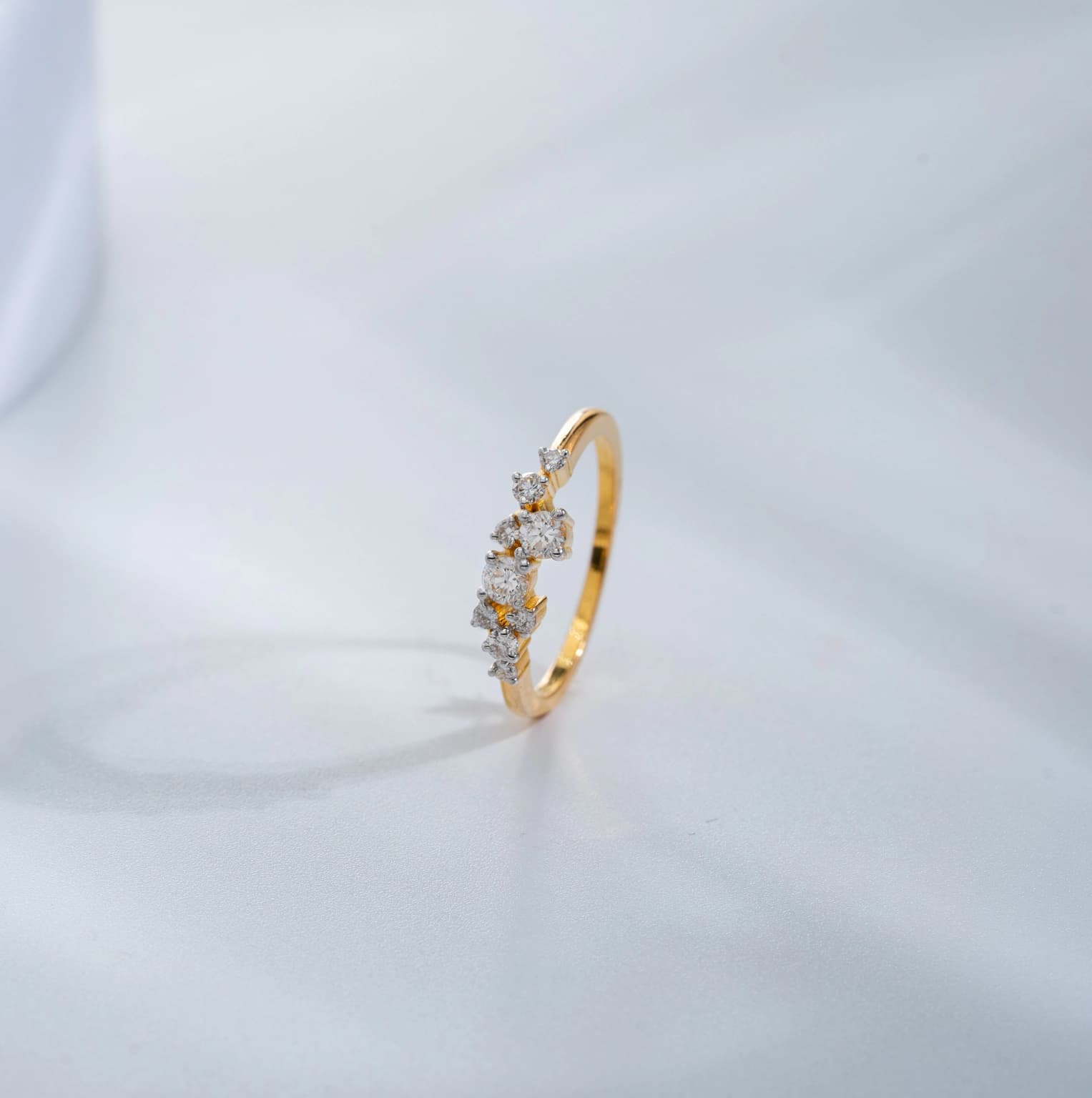 DAZZLING DIAMOND RING(18K WITH NATURAL DIAMONDS)