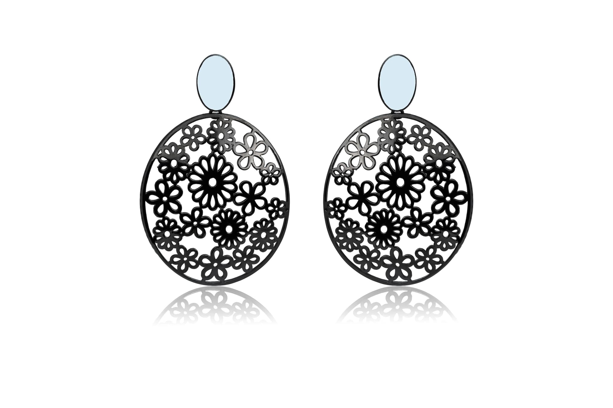 SILVER FLOWER CIRCLE EARRINGS