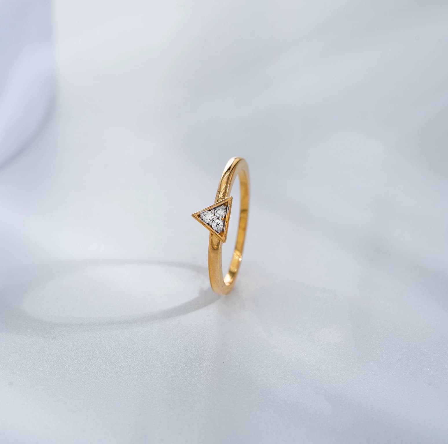 SIMPLE TERNARY (18K WITH LAB GROWN DIAMONDS)