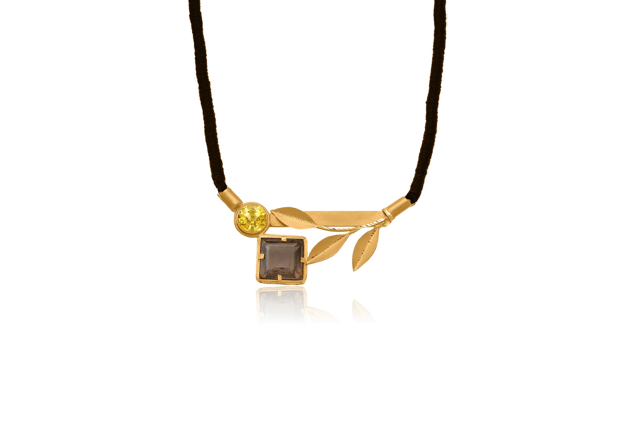 GOLDEN VINE NECKLACE