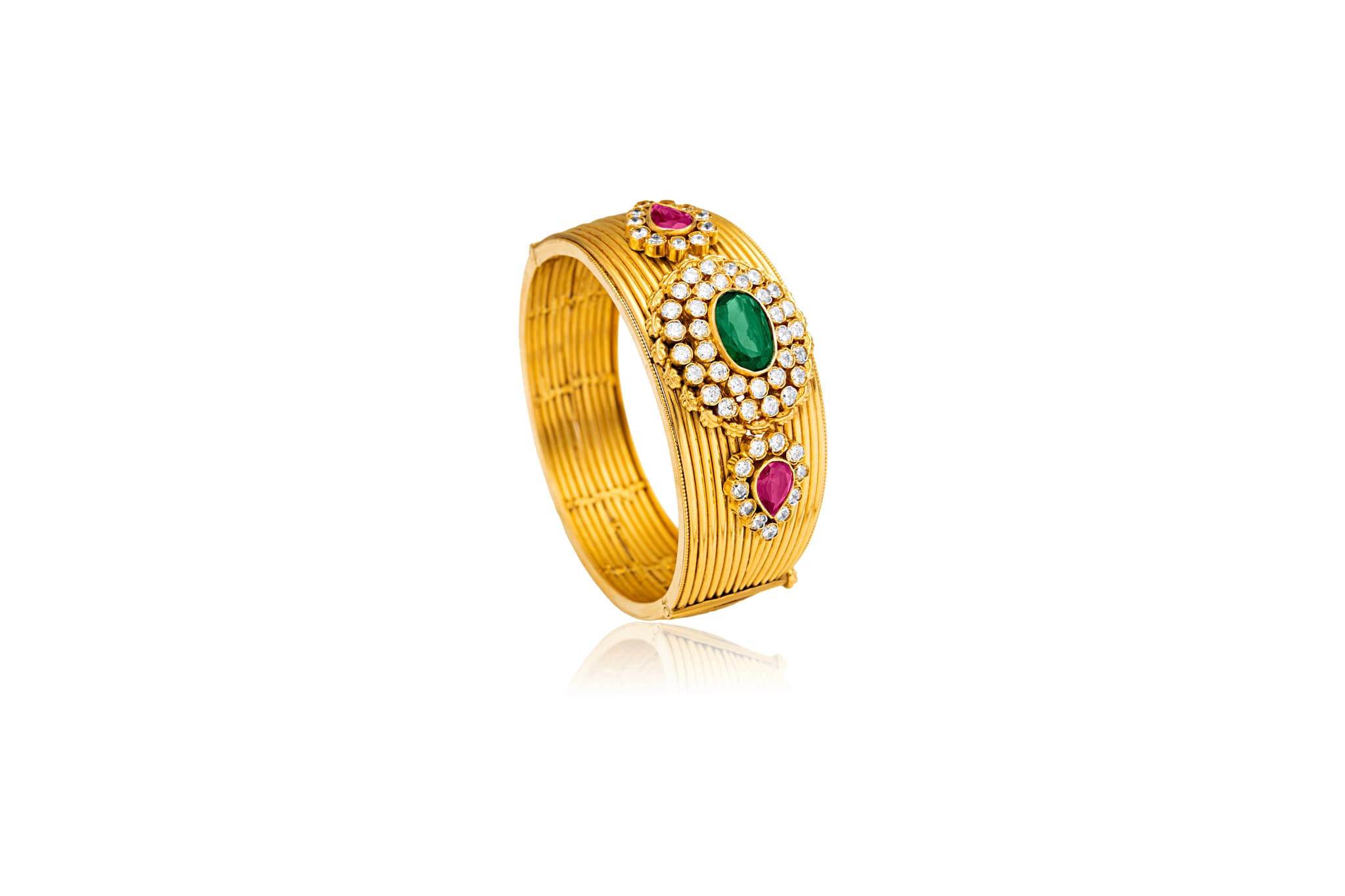 GOLDEN ROYALTY BANGLE