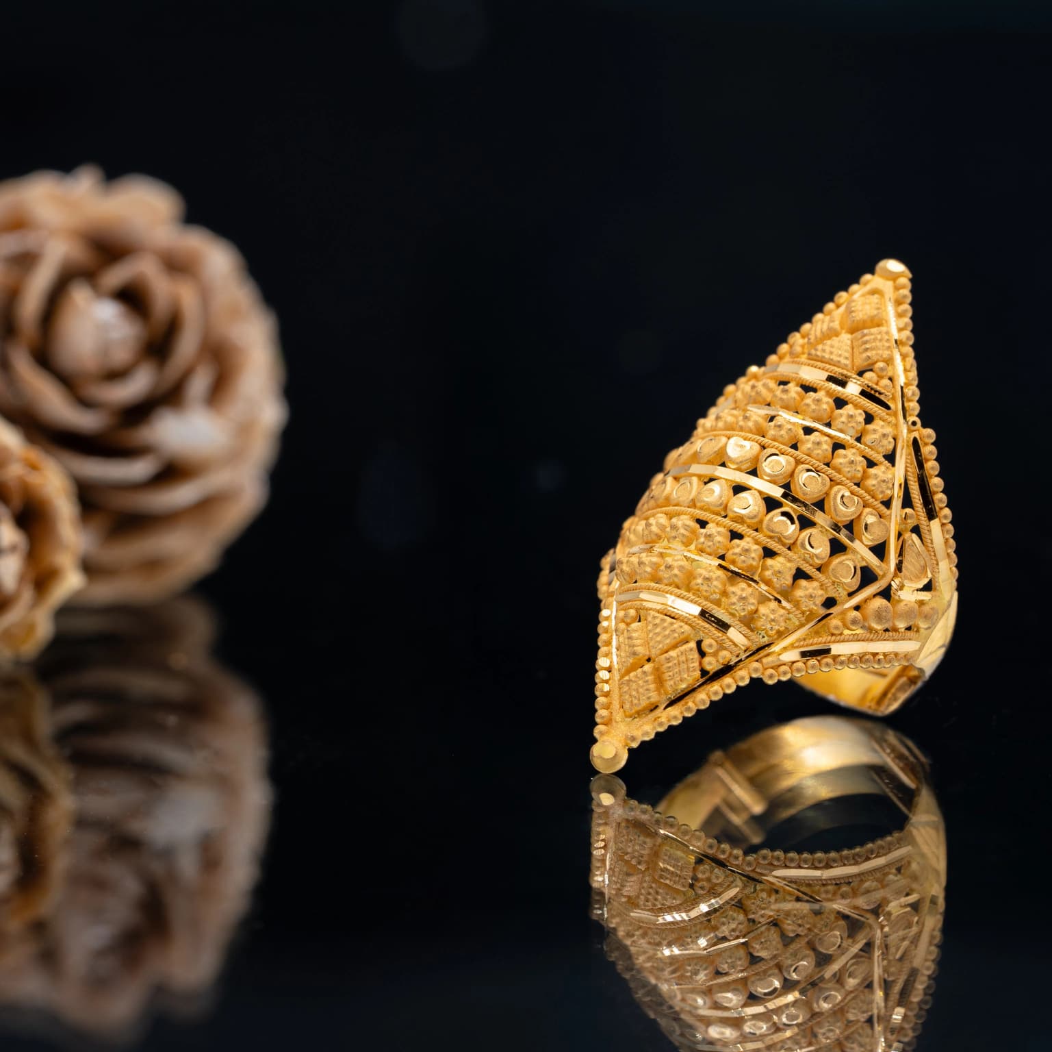 Traditional Rhombus Gold Ring