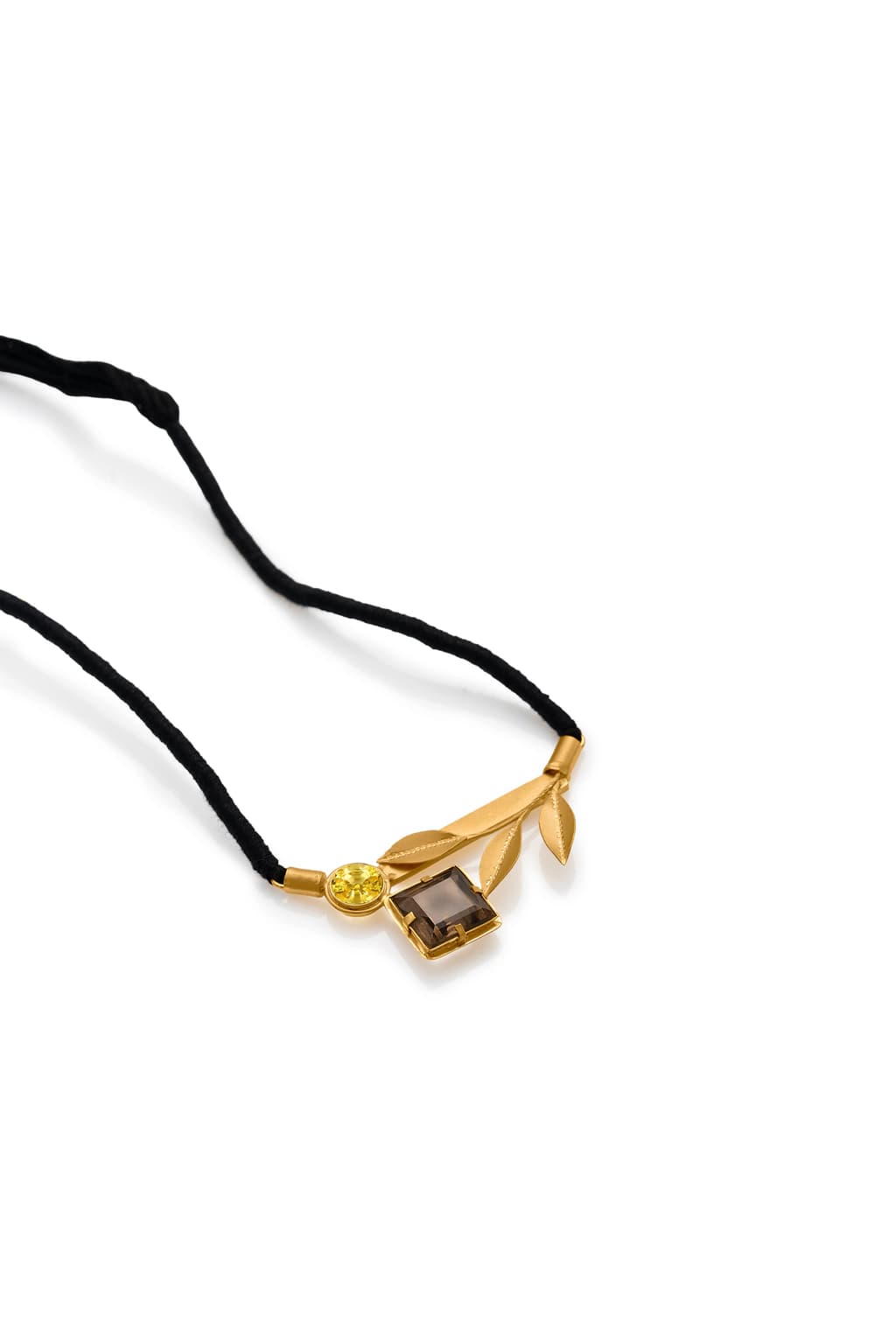 GOLDEN VINE NECKLACE