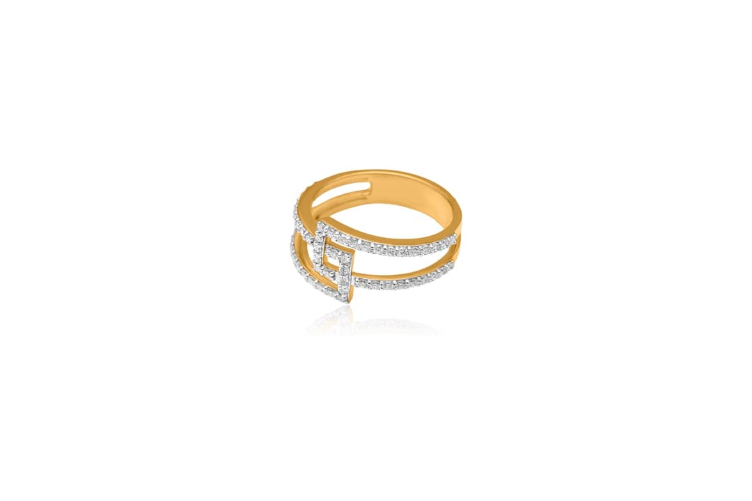 ETERNAL LINK DIAMOND RING (18K WITH NATURAL DIAMONDS)
