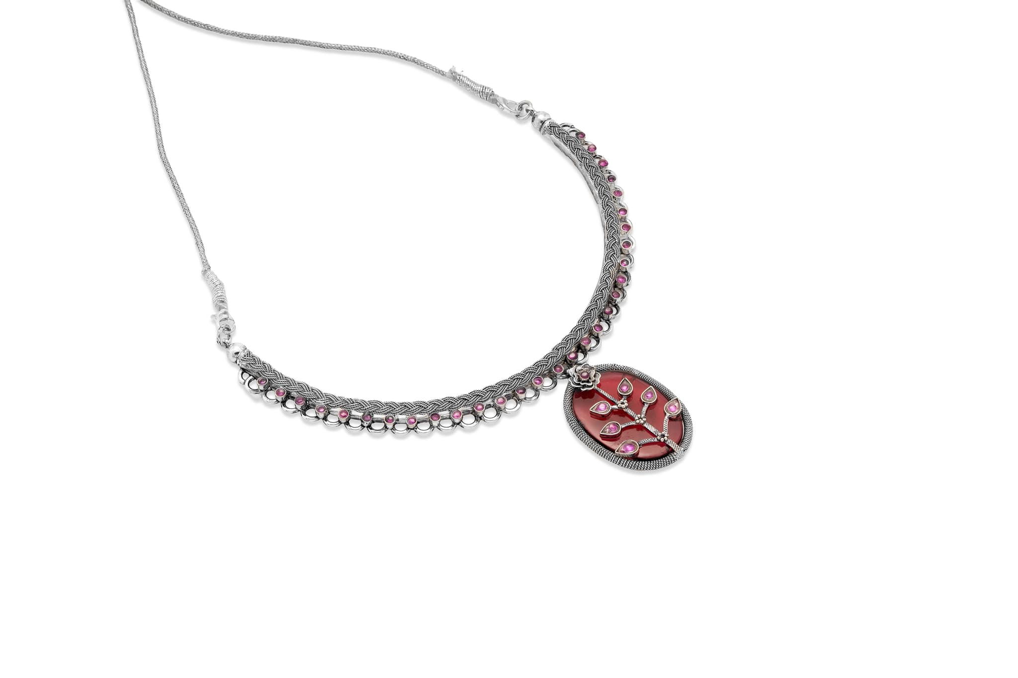 ENCHANTING SILVER NECKLACE