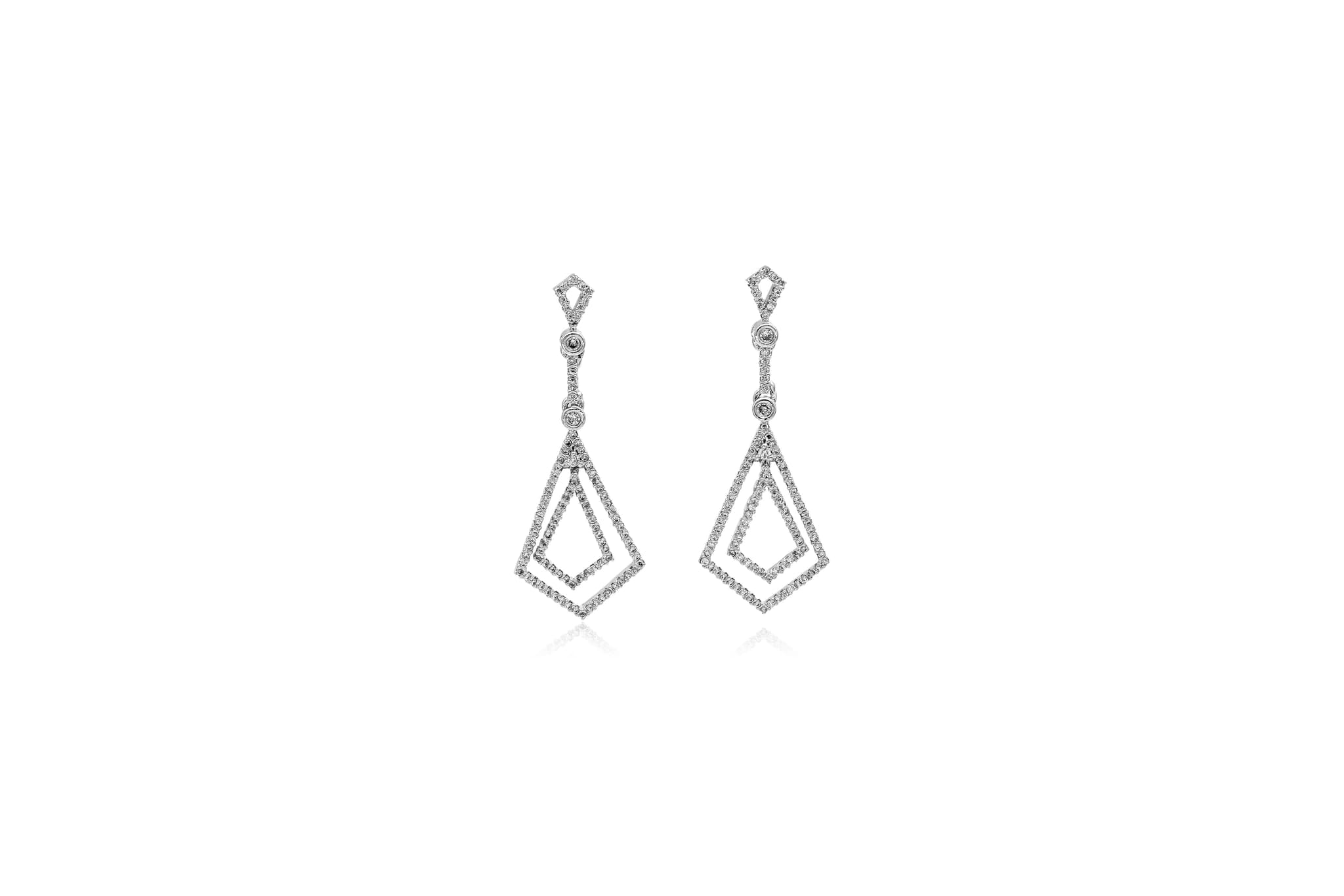 GLITTERING MINIMALIST SILVER EARRINGS