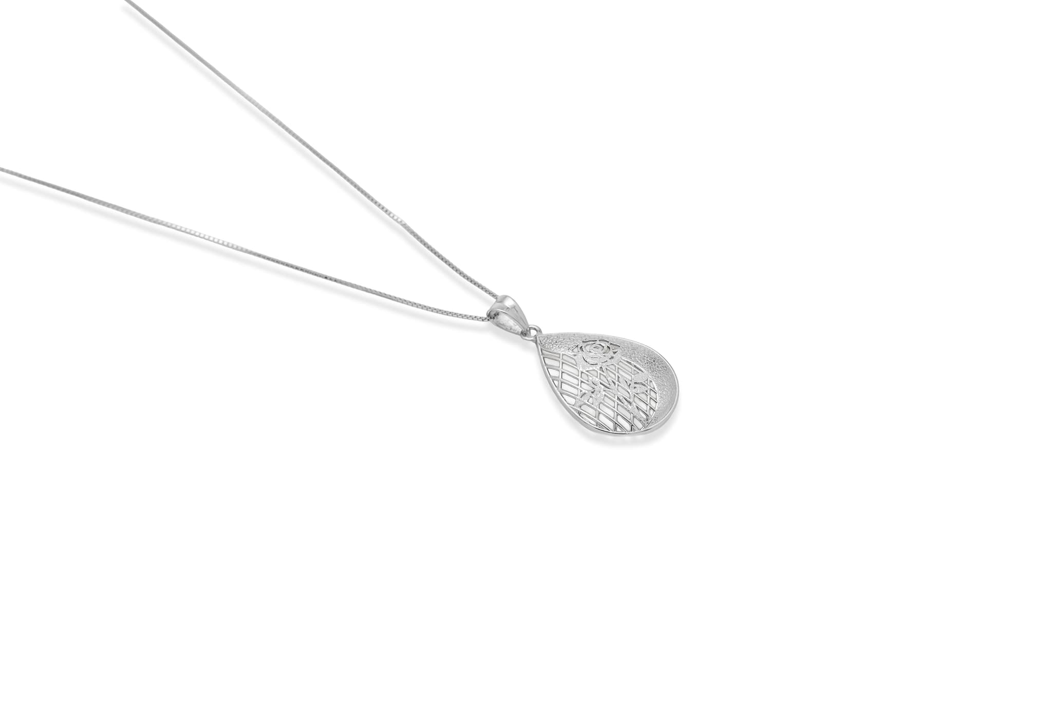INTRICATE DETAIL SILVER PENDANT SET