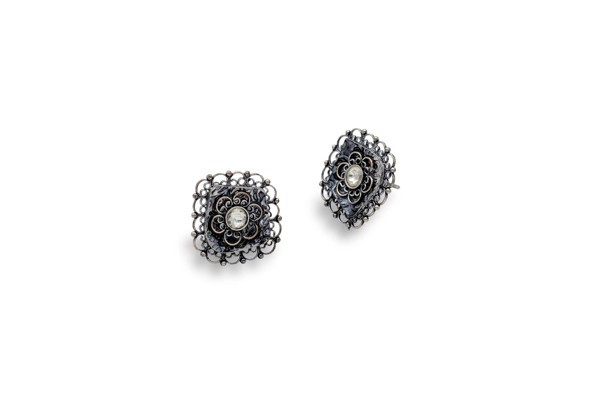 EXQUISITE SILVER STUD EARRINGS