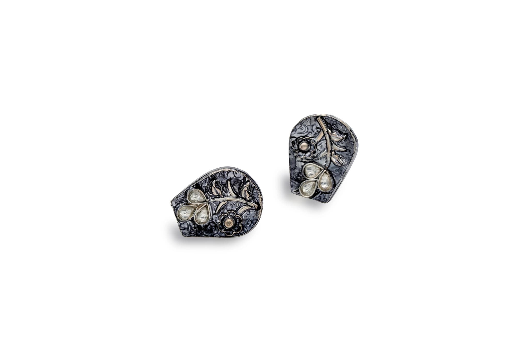 SHUBH KULO SILVER STUD EARRINGS