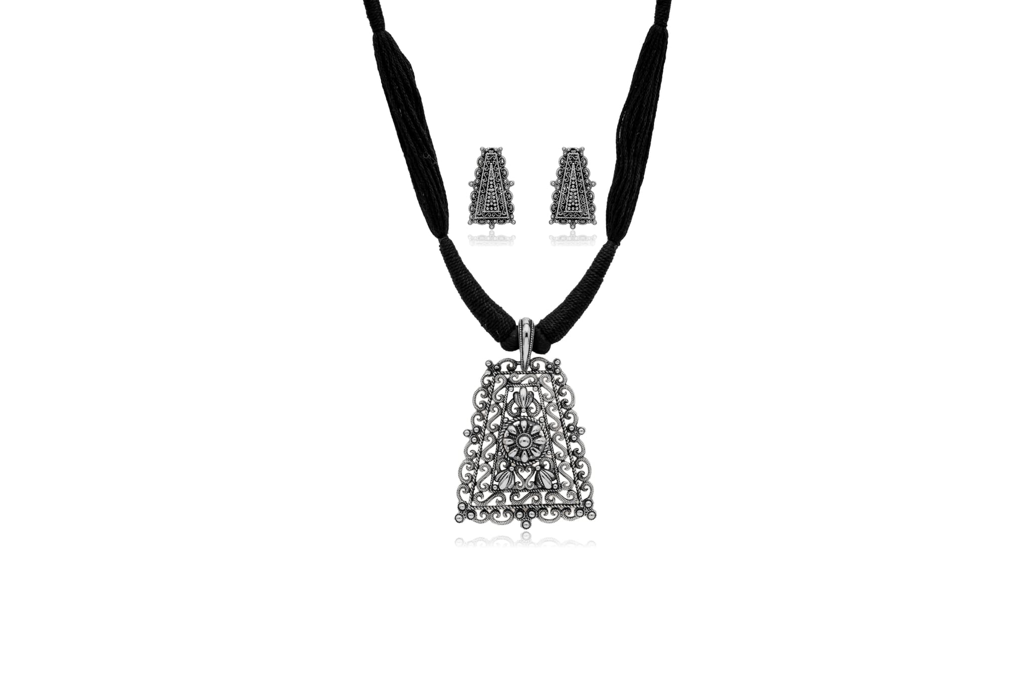 DARK ELEGANCE SILVER PENDANT