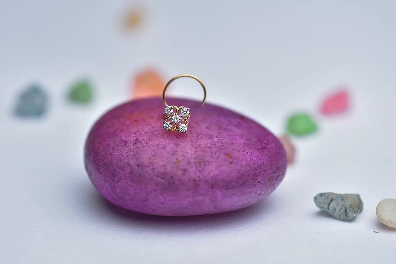 FLORAL NOSEPIN(18K WITH NATURAL DIAMONDS)